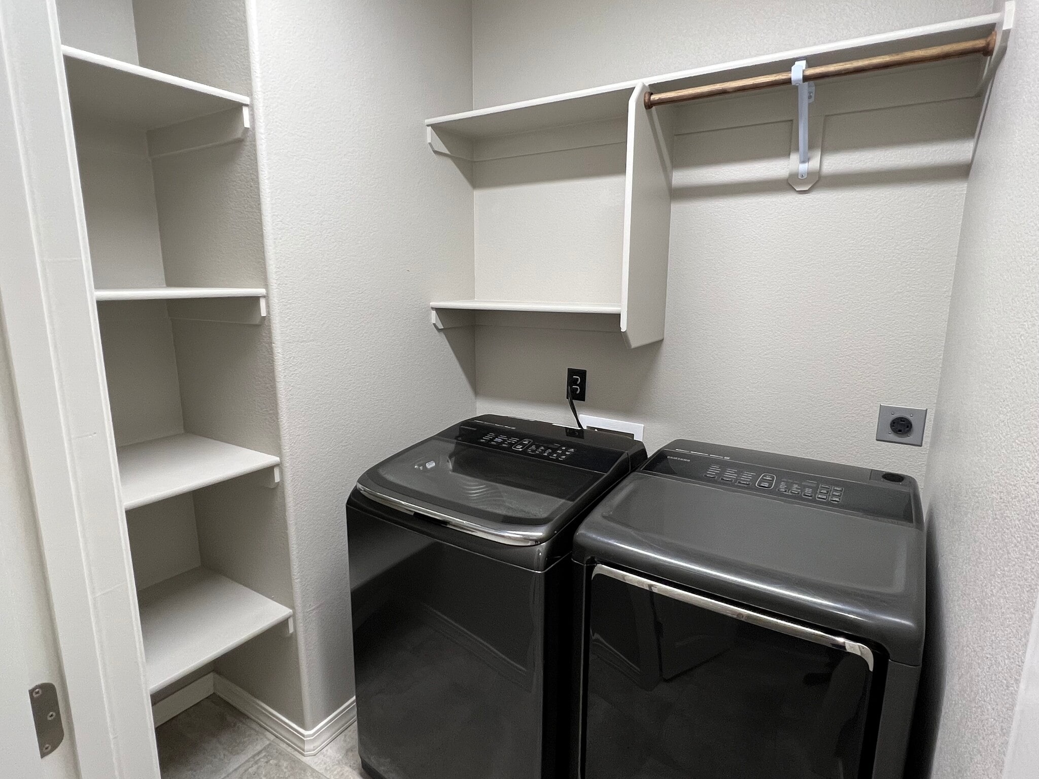 Laundry Room - 3618 Carolina Ave