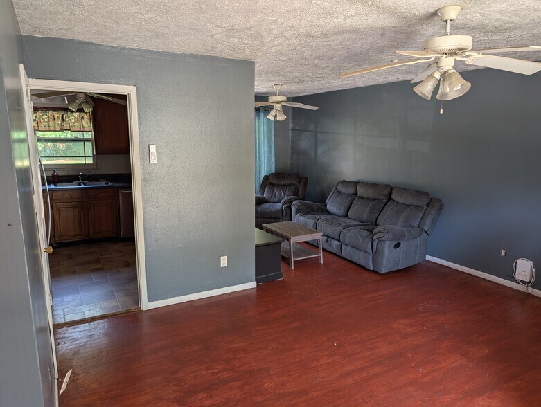 Building Photo - 4310 Edgedale Dr