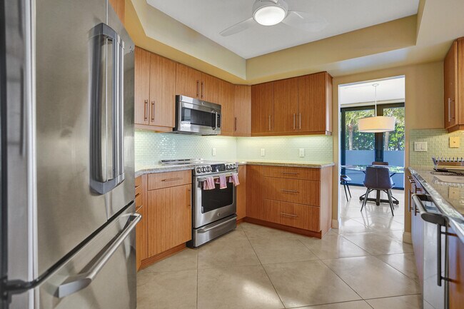 Building Photo - 120 S Ocean Blvd