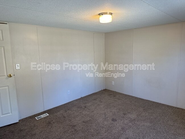 Building Photo - 178 Hollyberry Way