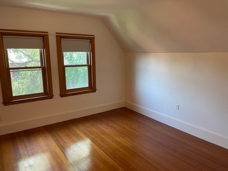 Building Photo - 24 Gold Star Rd