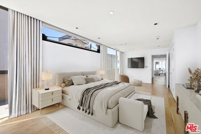 Building Photo - 1012 2nd St