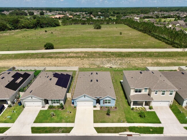 Building Photo - Beautiful 4 Bedroom, 2 bath home is Available for Rent in the Forest Lake Community!