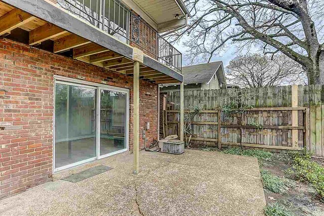 Building Photo - 1569 Forest Ave