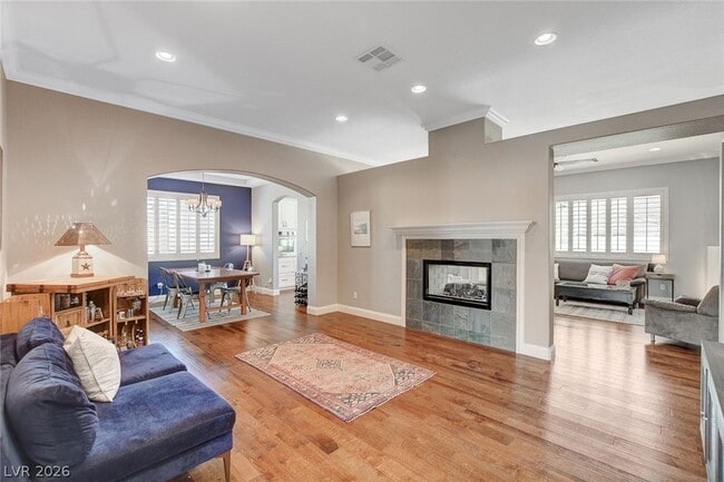 Building Photo - 10553 Linderhof Ave