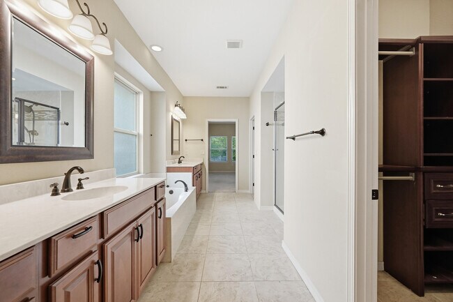 Building Photo - 1705 19th St