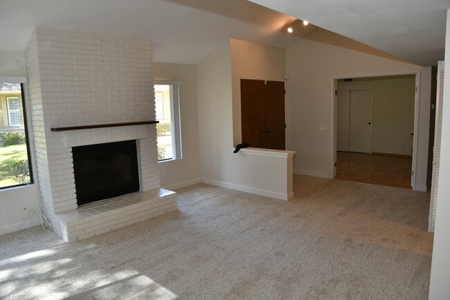 Building Photo - 10336 Ridgewater Ln