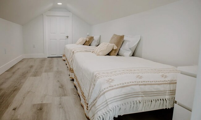 Building Photo - Fully Furnished LOFT Studio Apartment!