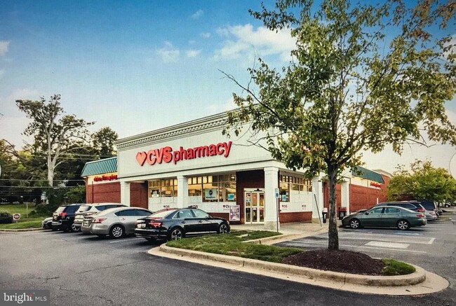 Building Photo - 13920 Lord Fairfax Pl