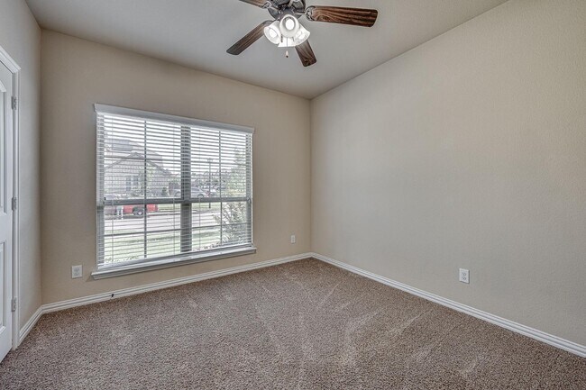 Building Photo - 438 Brookdale Dr