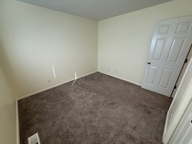 Building Photo - 577 Sunwood Dr NW