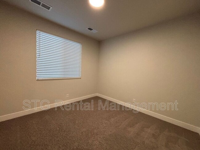 Building Photo - 3968 Fossil Way