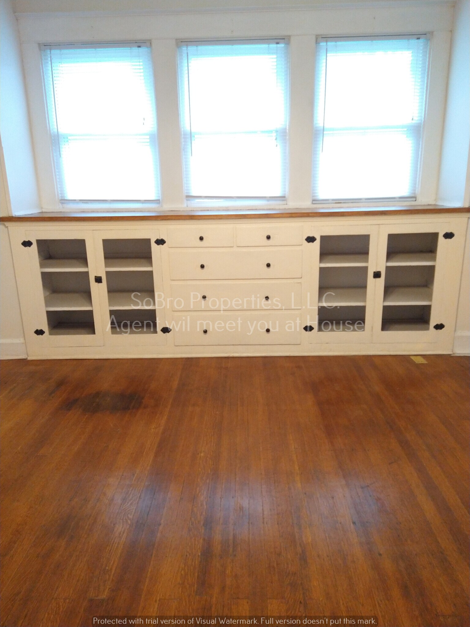 Building Photo - 4052 N Park Ave