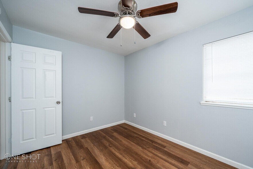 Building Photo - 525 N Bowie Dr