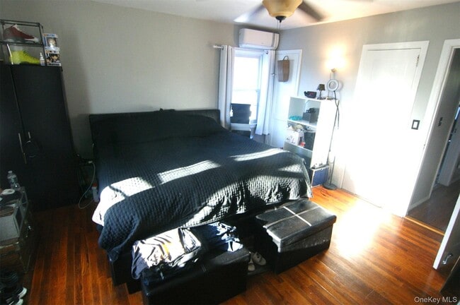 Building Photo - 86-11 256th St