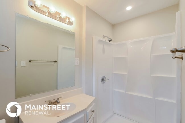 Building Photo - 2940 Wesleyan Ln