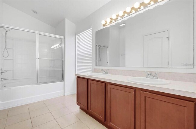 Building Photo - 10802 Eclipse Lily Way