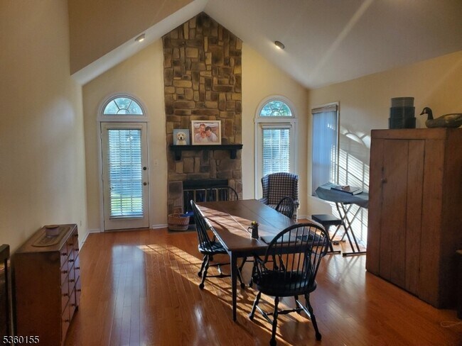 Building Photo - 183 Mabie Ct