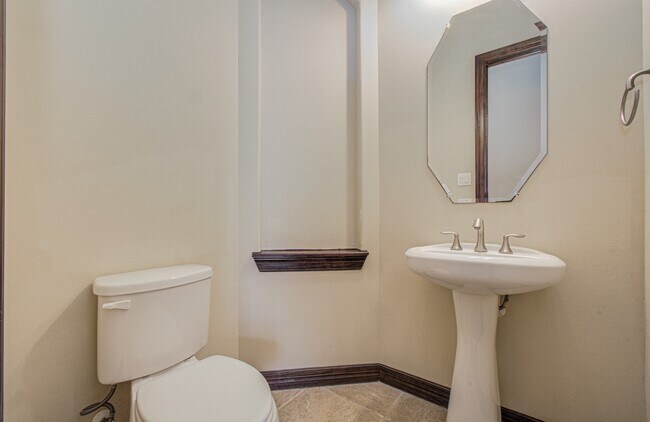 Building Photo - 5711 Avon Landing Ln