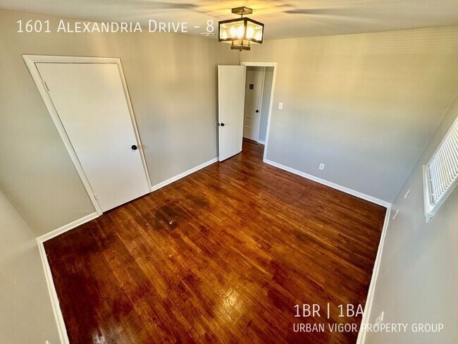 Building Photo - 1601 Alexandria Dr