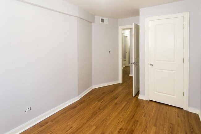 Building Photo - 4408 N Hazel St