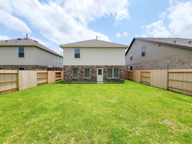 Building Photo - 3038 Pensacola Dr