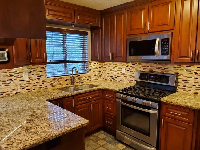 Awesome Kitchen 2 - 1154 Briarcliff Rd NE