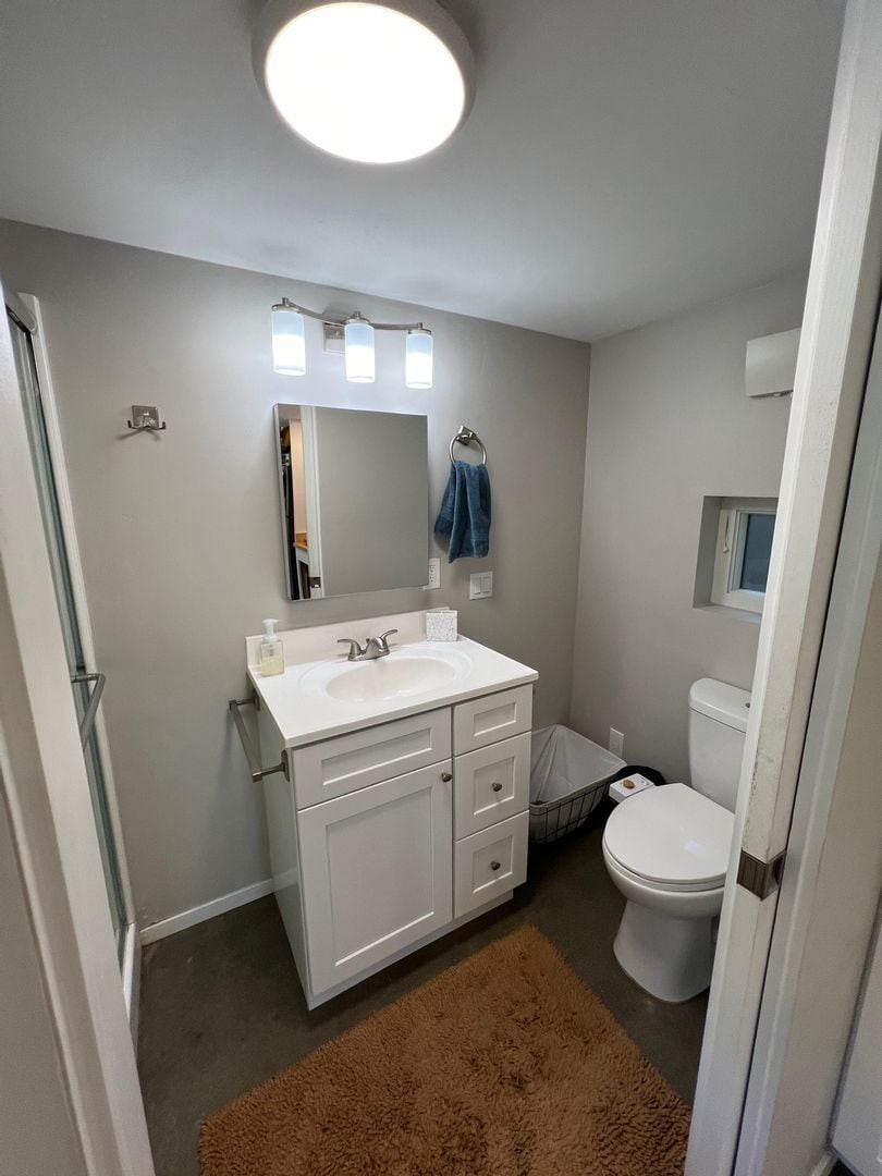 Building Photo - 1128 Buchon St