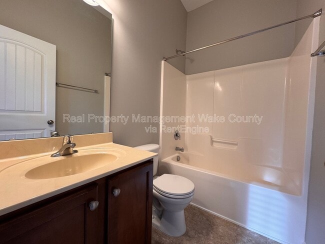 Building Photo - 330 Carthage Ct