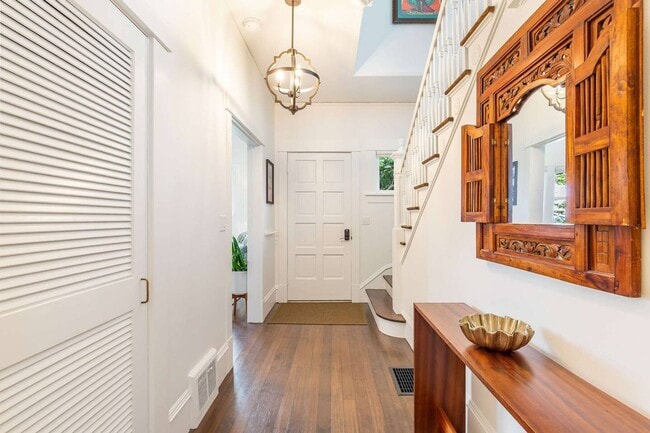 Building Photo - 3Bd/2.5Ba Seattle House