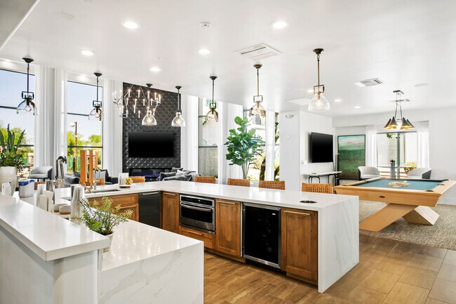 Building Photo - 14201 N 70th Way