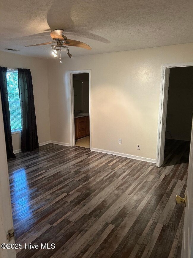 Building Photo - 3 Stoney Creek Ln