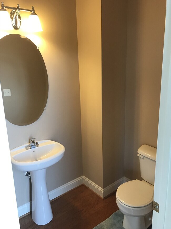 Building Photo - *Coming Soon!*  Large end unit town home i...