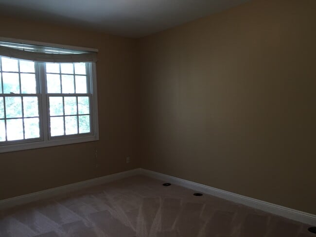 Building Photo - Pensacola - Downtown - 2 bedroom, 2 bathroom - water and sewer included