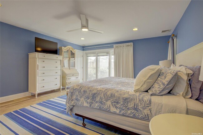 Building Photo - 1051 Oceanfront