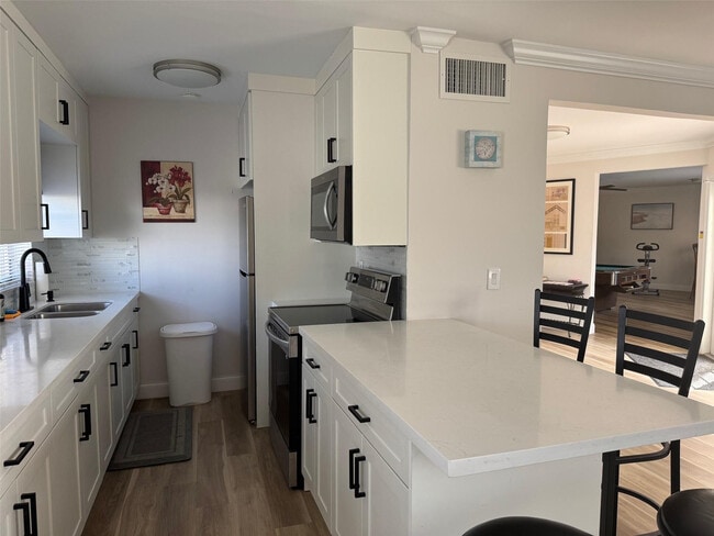 Building Photo - 5840 NE 22nd Way