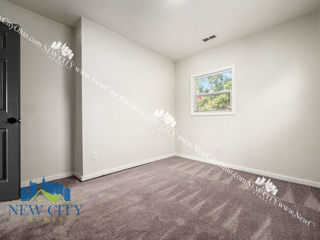 Building Photo - 753 1/2-878-872 Sullivant Ave