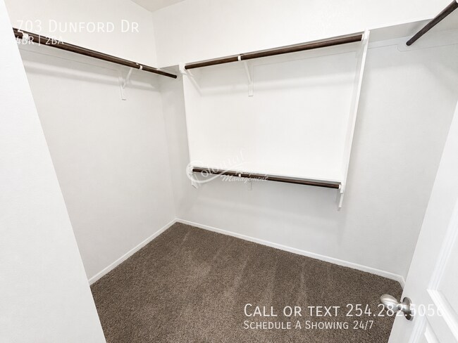 Building Photo - 703 Dunford Dr