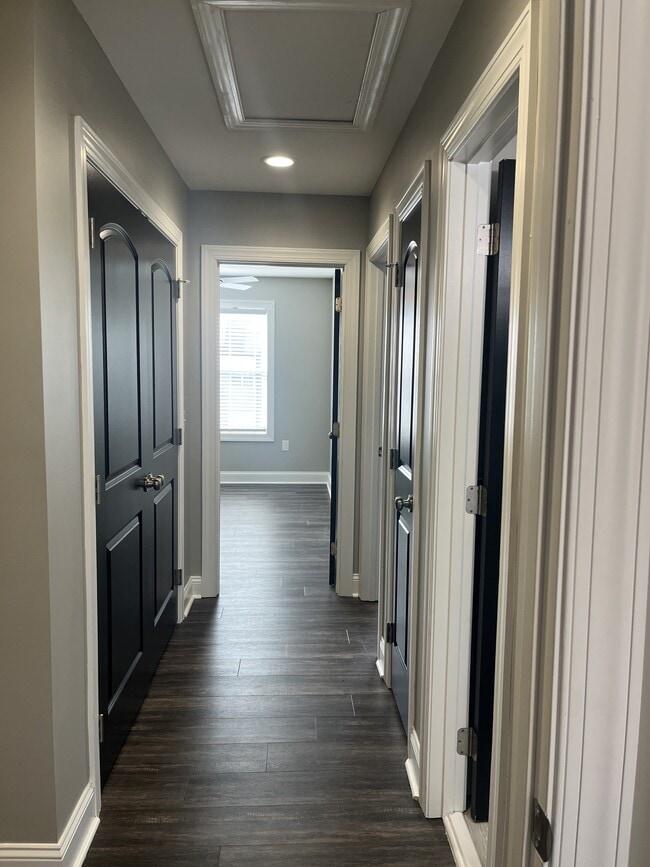 Building Photo - 77 Emanuel Ct