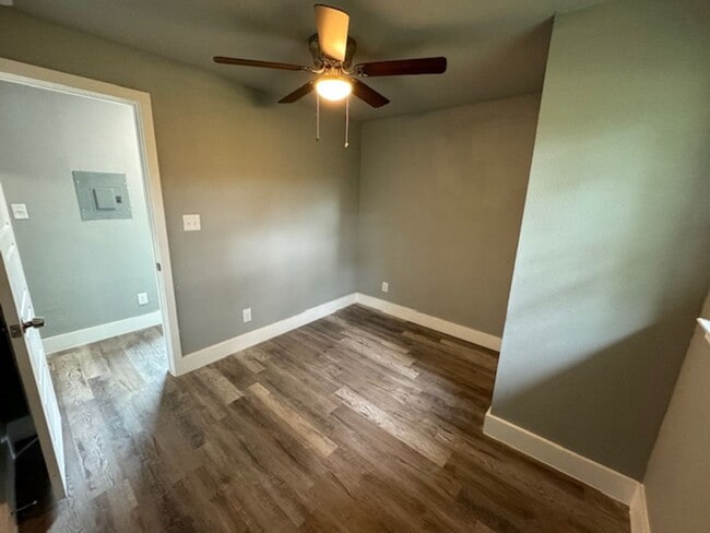 Building Photo - Move in June 10th 2025!! Beautiful  3 bedr...