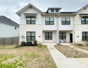 Building Photo - 2114 Crescent Pointe Pky