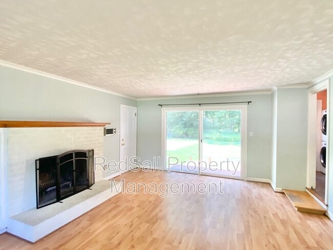 Building Photo - 487 Harwin Dr