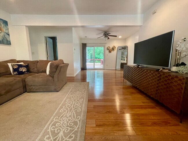 Building Photo - 39 Mabel St