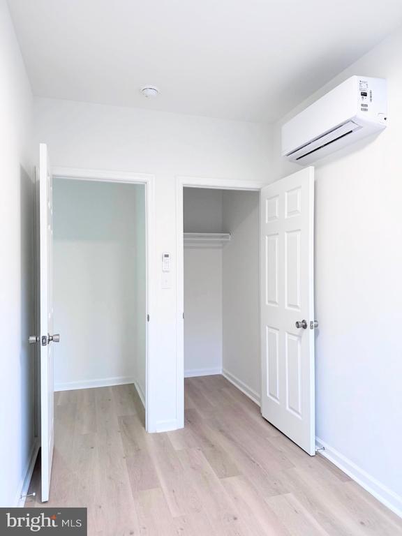 Building Photo - 319 E Lehigh Ave