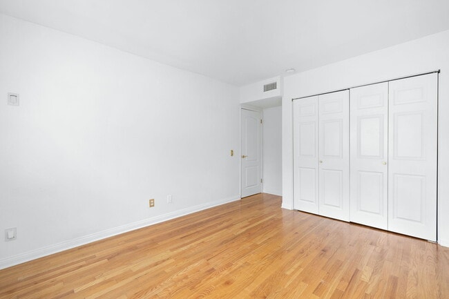 Building Photo - 2450 E Del Mar Blvd