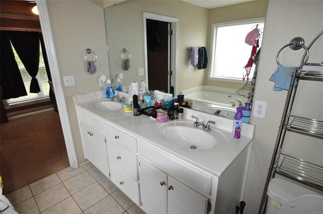 Building Photo - 287 Thornfield Dr