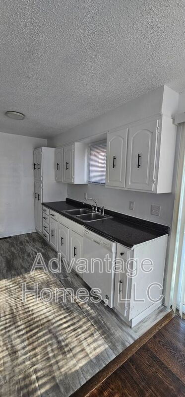 Building Photo - 9625 Beacon Ave