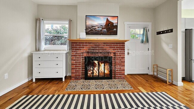 Building Photo - 1318 N 11th St