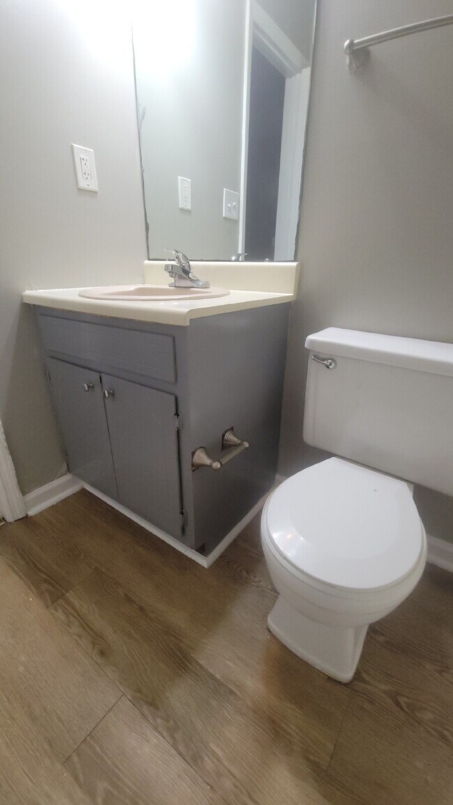 Building Photo - "Spacious 2-Bed, 2-Bath Haven in Huntsville - Your Perfect Retreat Awaits!"