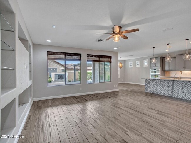 Building Photo - 44529 N Sonoran Arroyo Ln